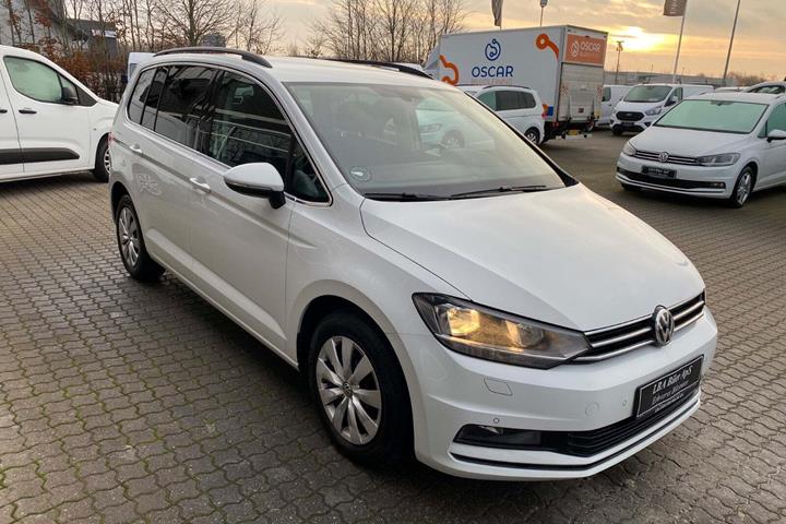 Hvid VW Touran fra 2020