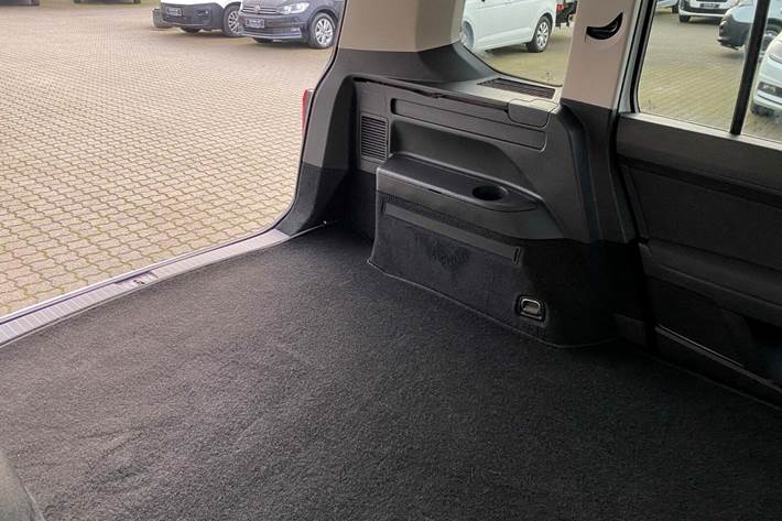 Hvid VW Touran fra 2020