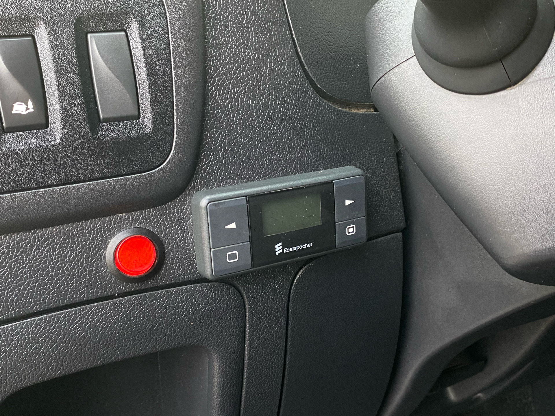 Hvid Renault Master fra 2016