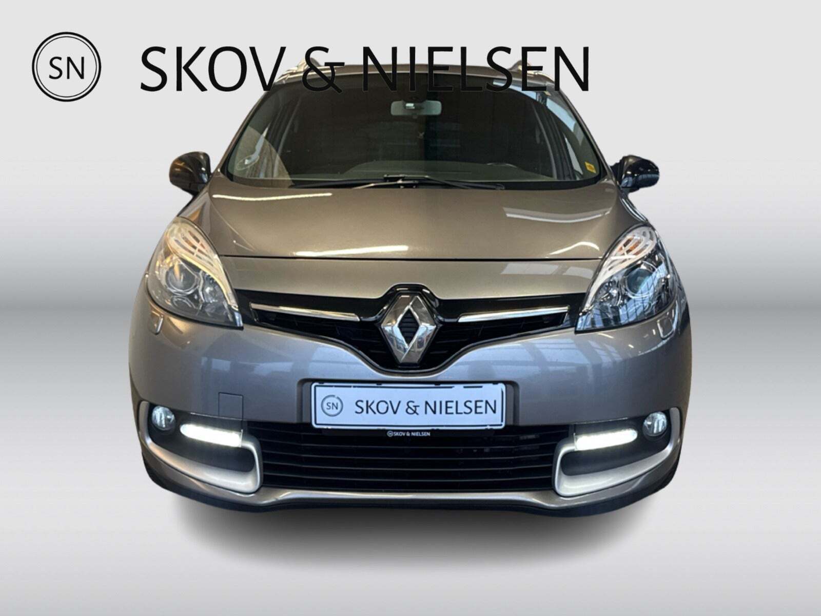 Grå Renault Grand Scenic III fra 2015