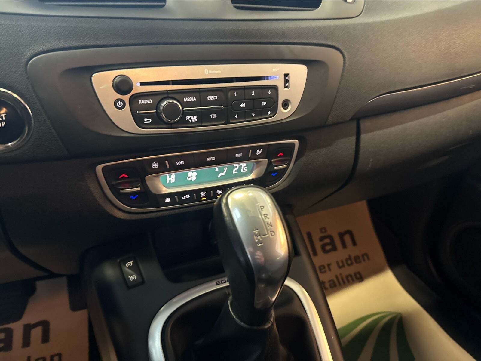 Grå Renault Grand Scenic III fra 2015