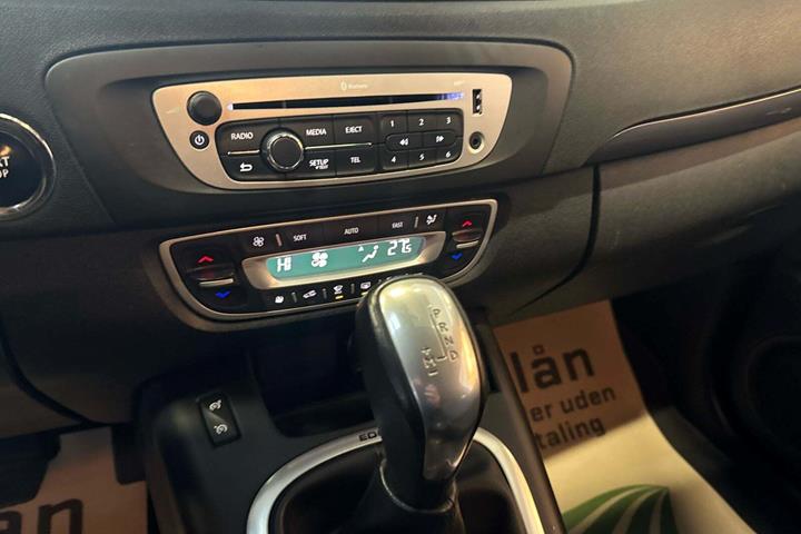 Grå Renault Grand Scenic III fra 2015