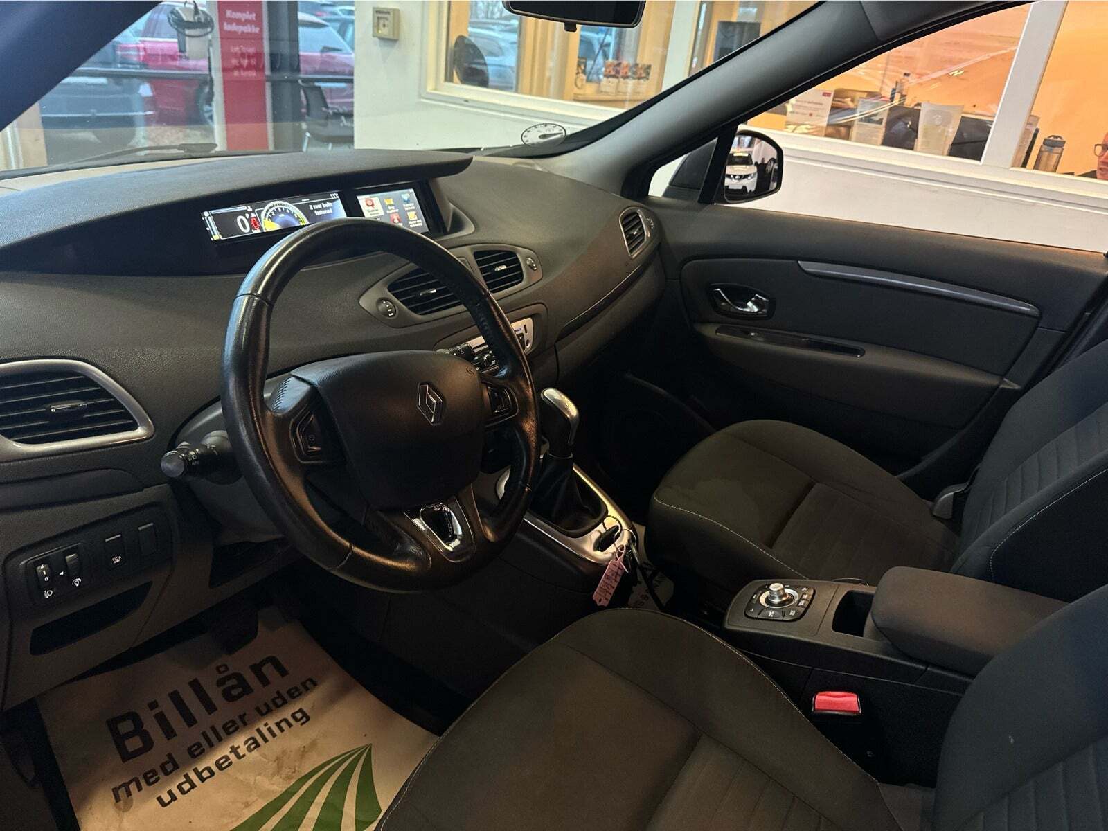 Grå Renault Grand Scenic III fra 2015