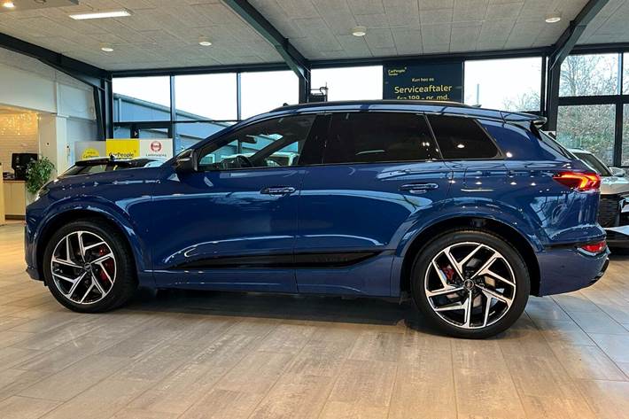 Rød Audi SQ6 e-tron fra 2024