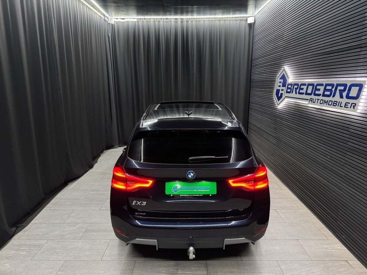 BMW iX3 Charged Plus