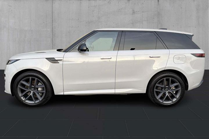 Grå Land Rover Range Rover sport fra 2025