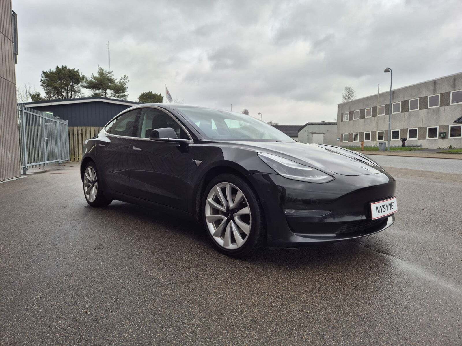 Tesla Model 3 Long Range RWD
