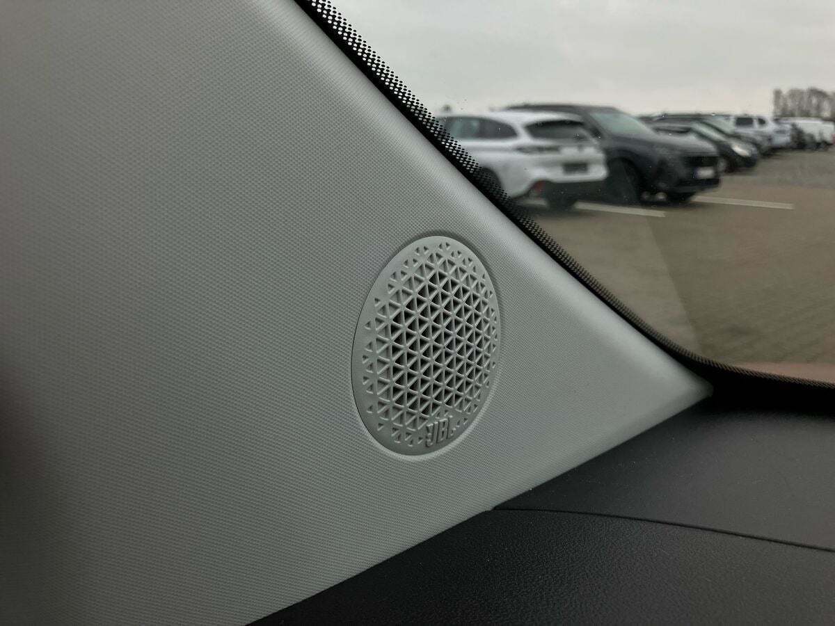 Grå Fiat 500e fra 2023