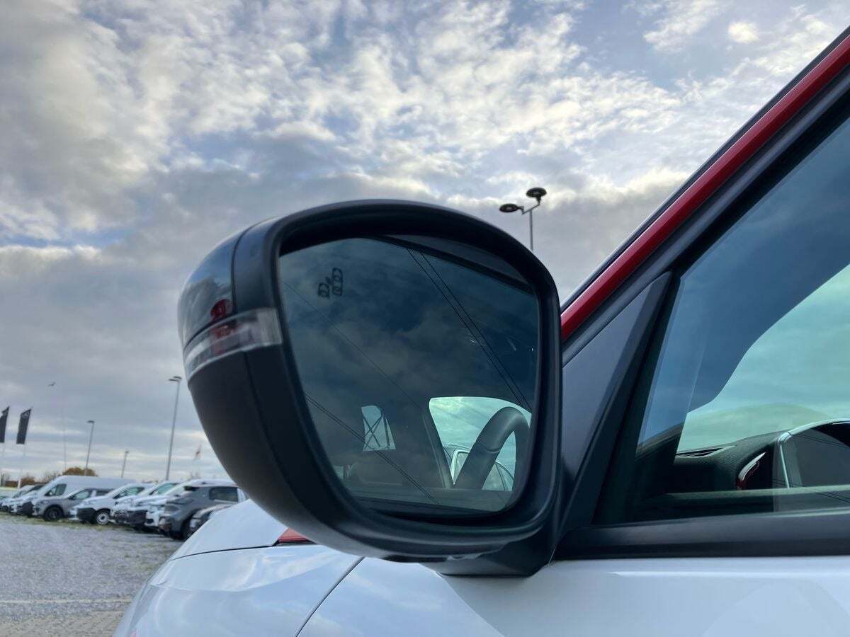 Hvid Opel Mokka-e fra 2023