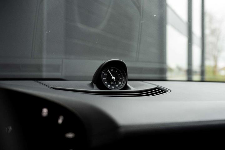 Grå Porsche Taycan 4S fra 2020