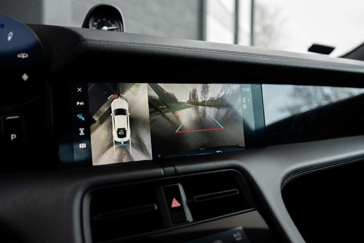 Grå Porsche Taycan 4S fra 2020
