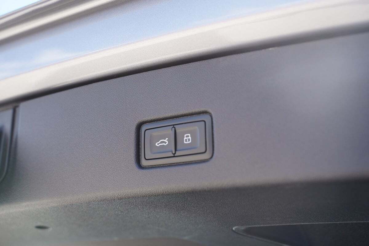 Grå Audi Q4 e-tron fra 2022