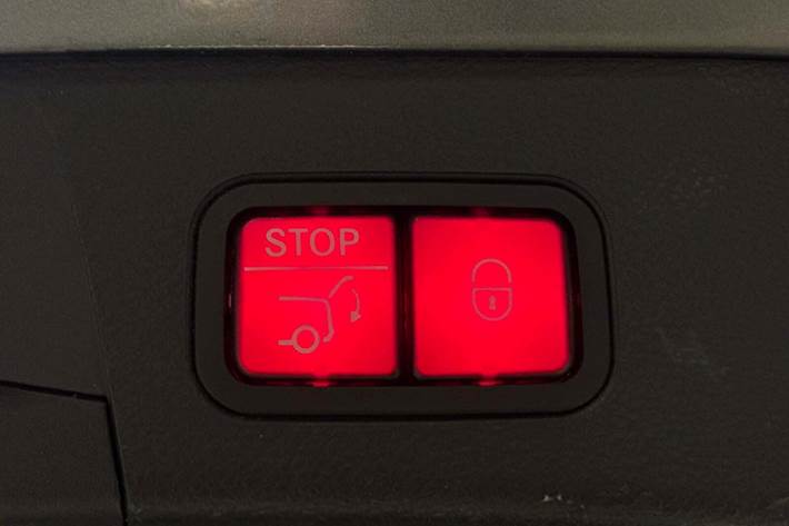 Sølv Mercedes C43 fra 2020