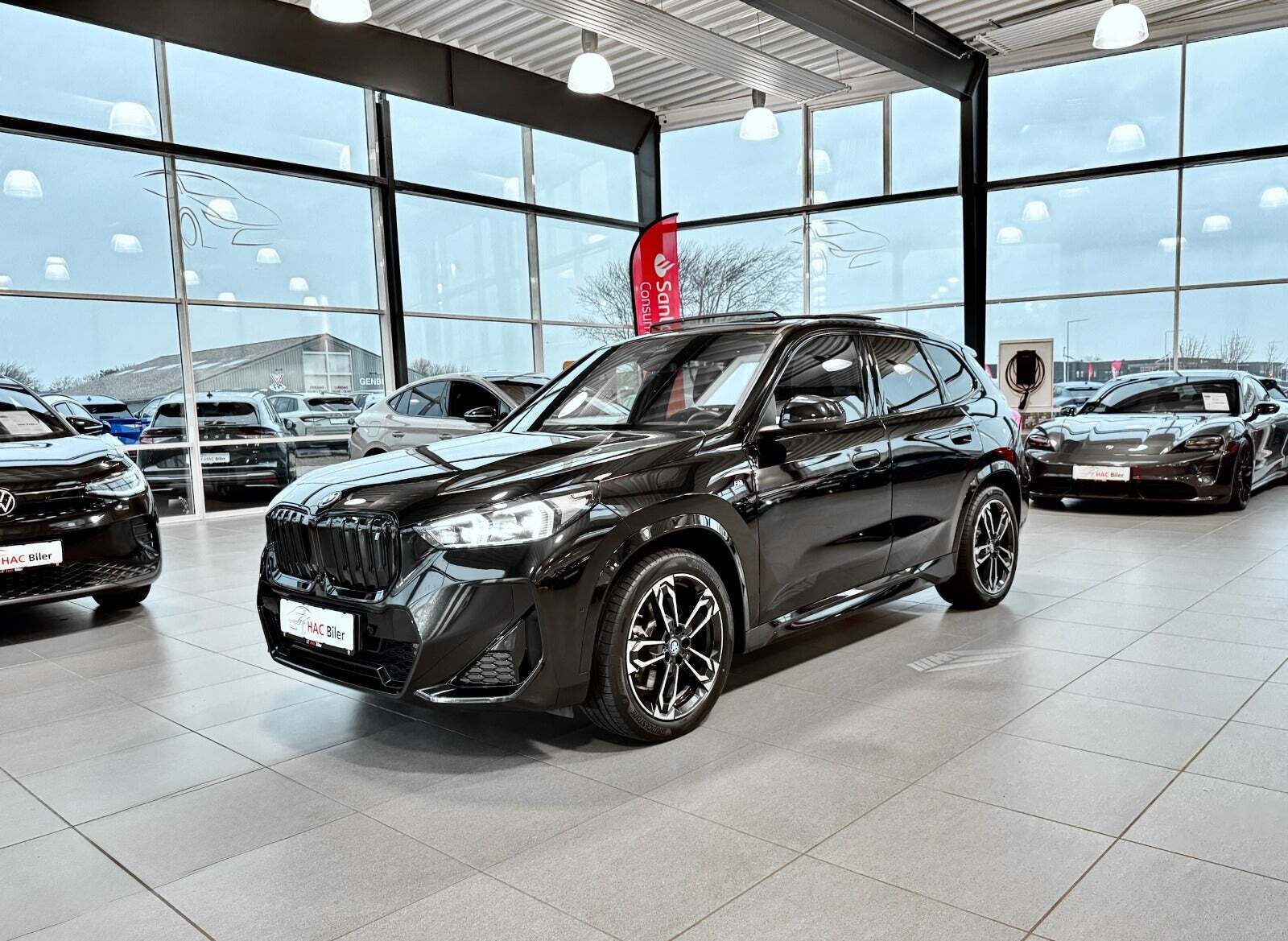 Sort BMW iX1 fra 2024