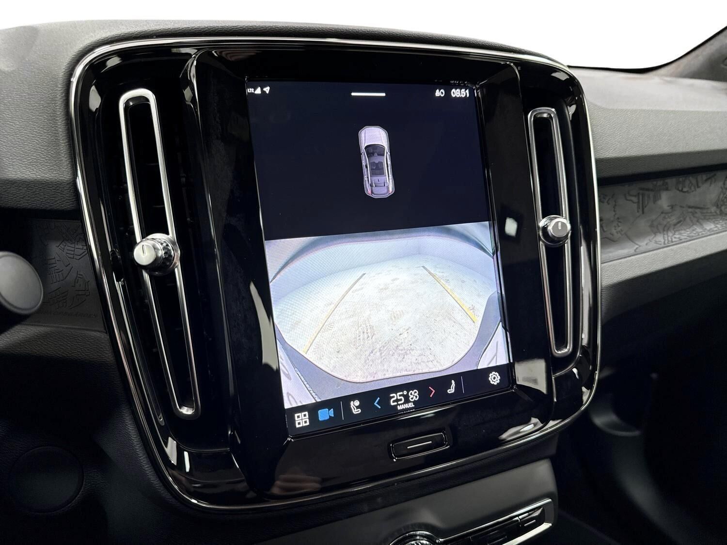 Hvid Volvo XC40 fra 2023