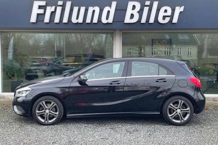 Sort Mercedes A200 fra 2015