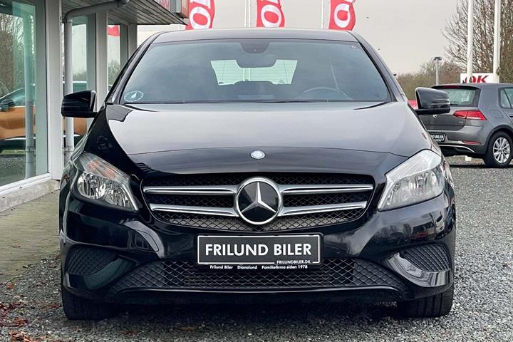 Sort Mercedes A200 fra 2015