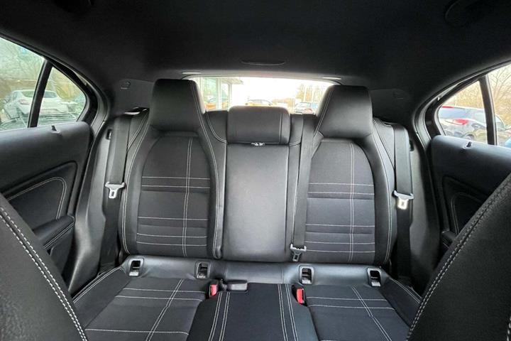 Sort Mercedes A200 fra 2015