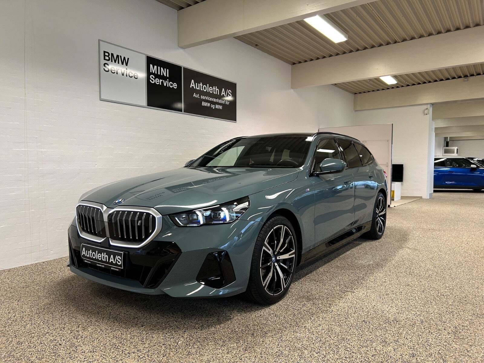 BMW i5 eDrive40 Touring Fully Charged