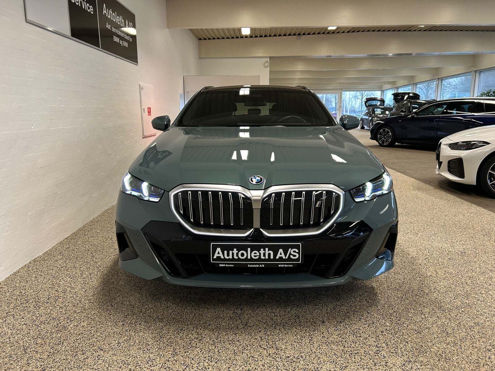 BMW i5 eDrive40 Touring Fully Charged