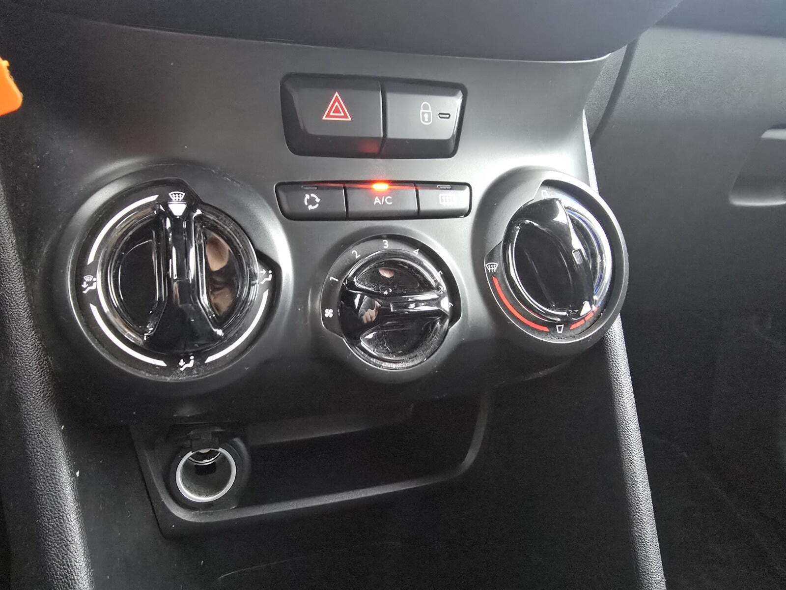 Hvid Peugeot 208 fra 2014