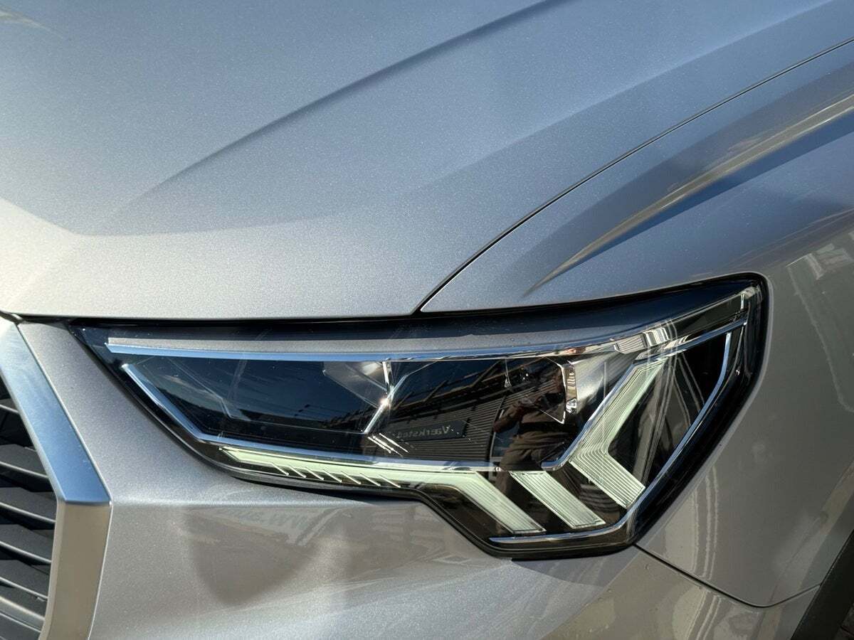 Sølv Audi Q3 fra 2021