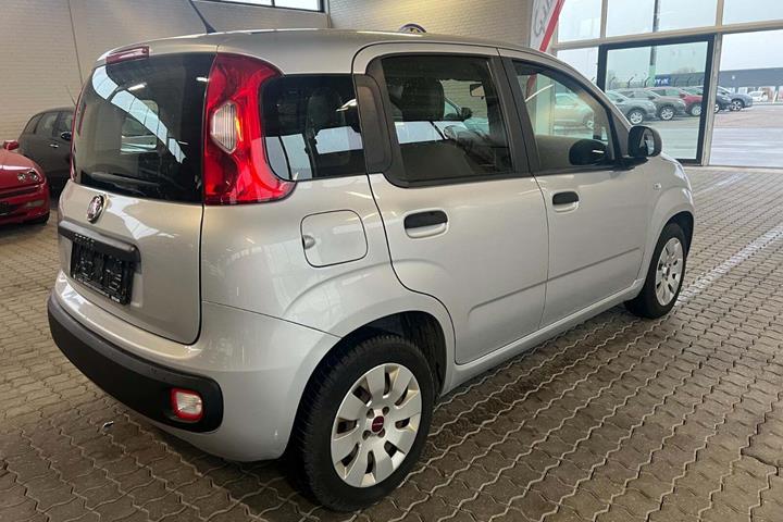 Sølv Fiat Panda fra 2017