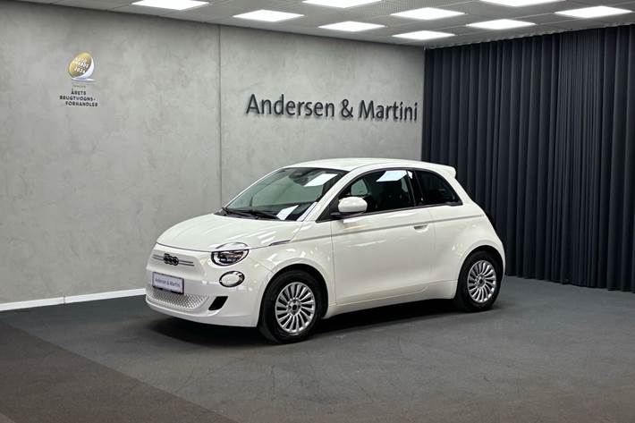 Hvid Fiat 500e fra 2023