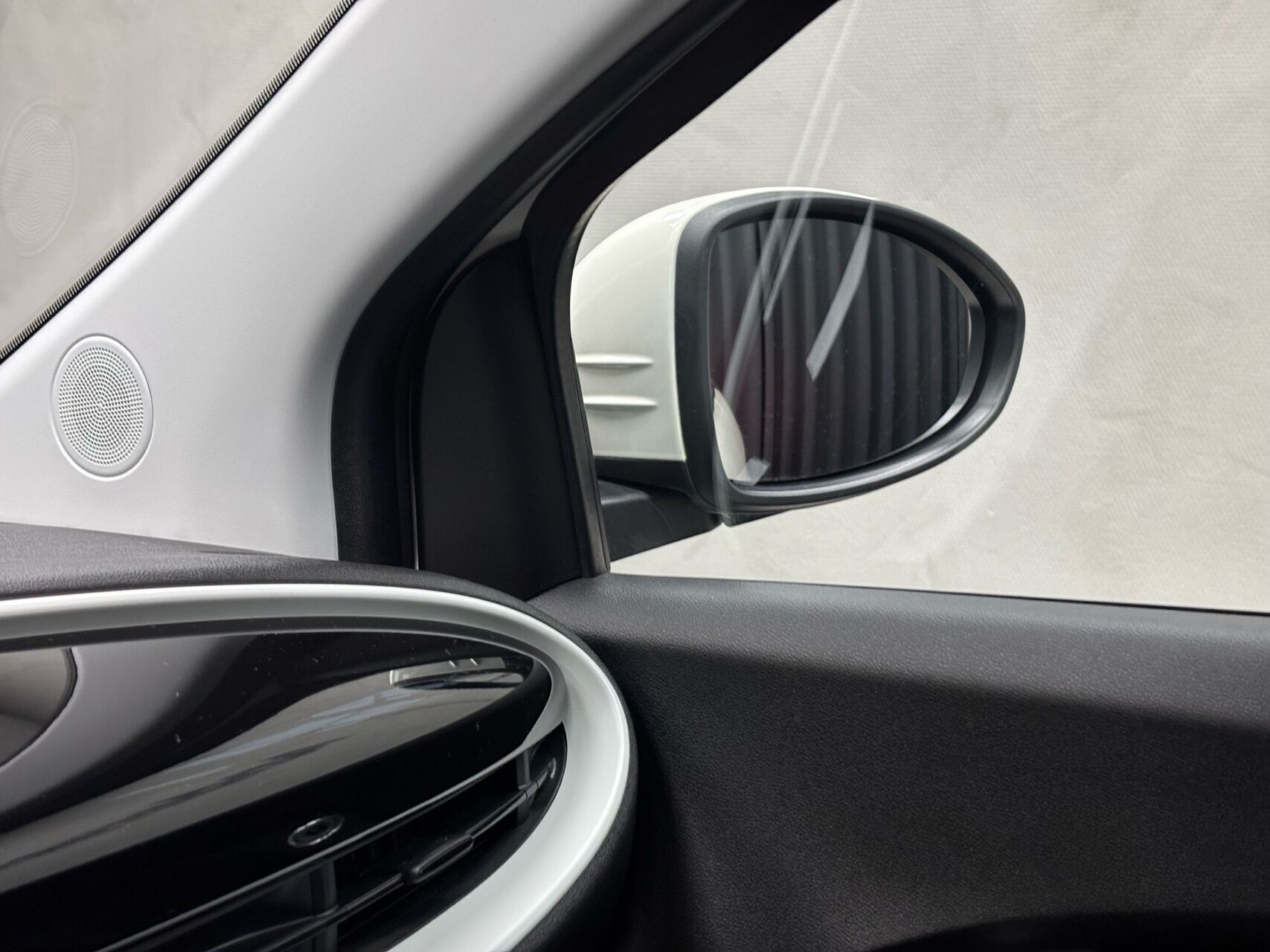 Sort Fiat 500e fra 2023