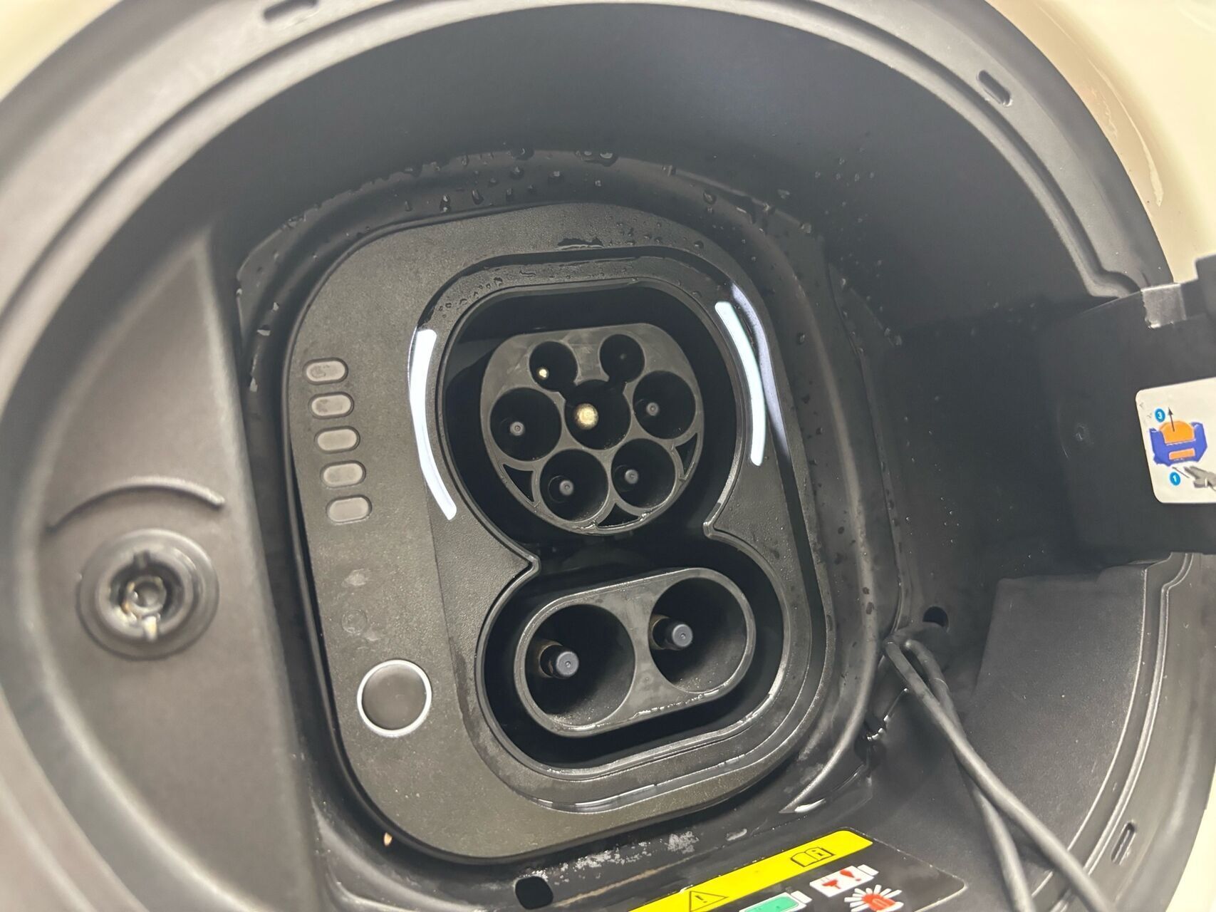 Hvid Fiat 500e fra 2022