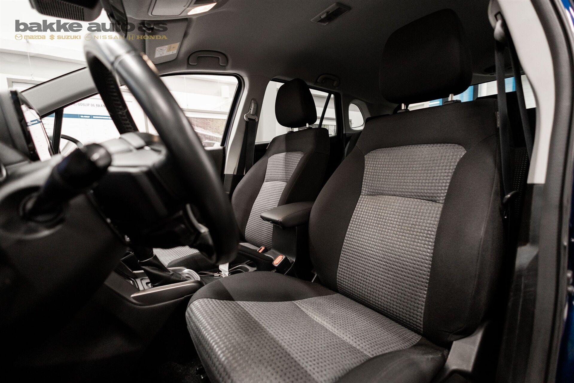 Blå Suzuki S-Cross fra 2023