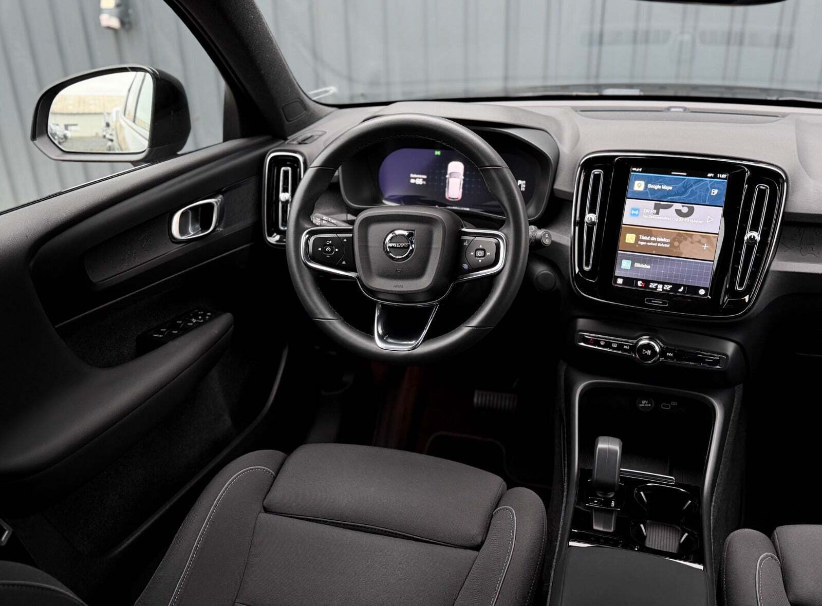 Sort Volvo XC40 fra 2023