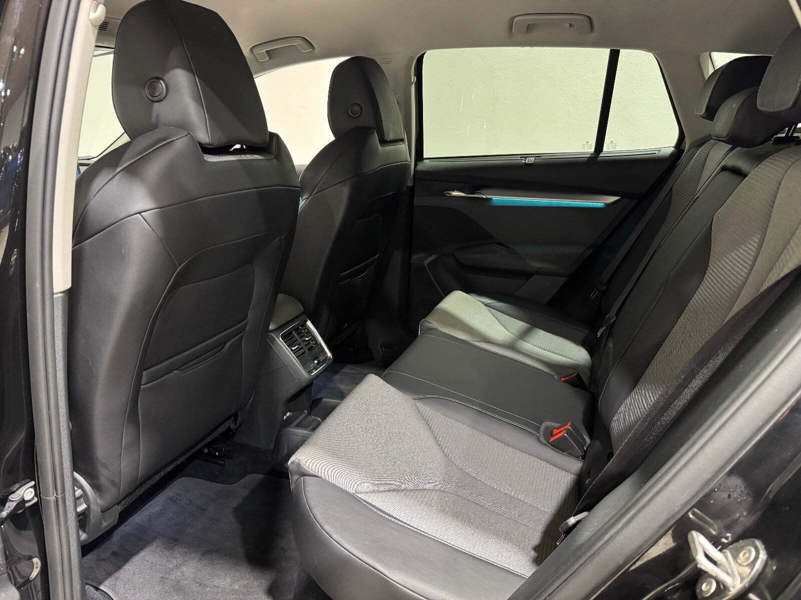 Sort Skoda Enyaq fra 2023