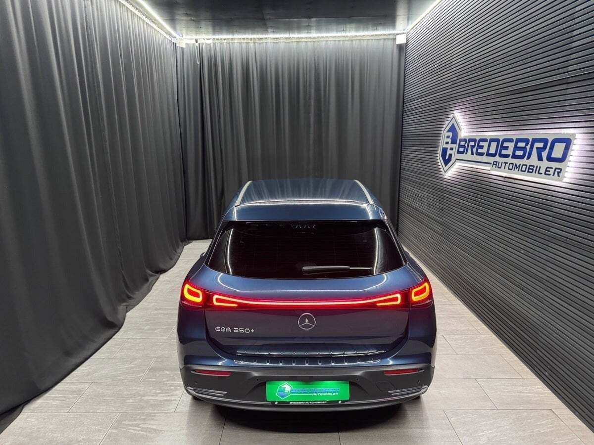 Mercedes EQA250+ Electric Art