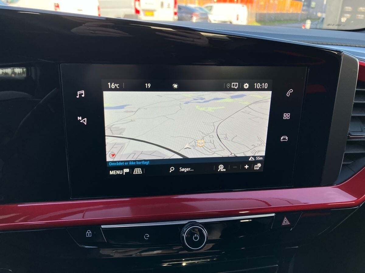 Sølv Opel Mokka-e fra 2023