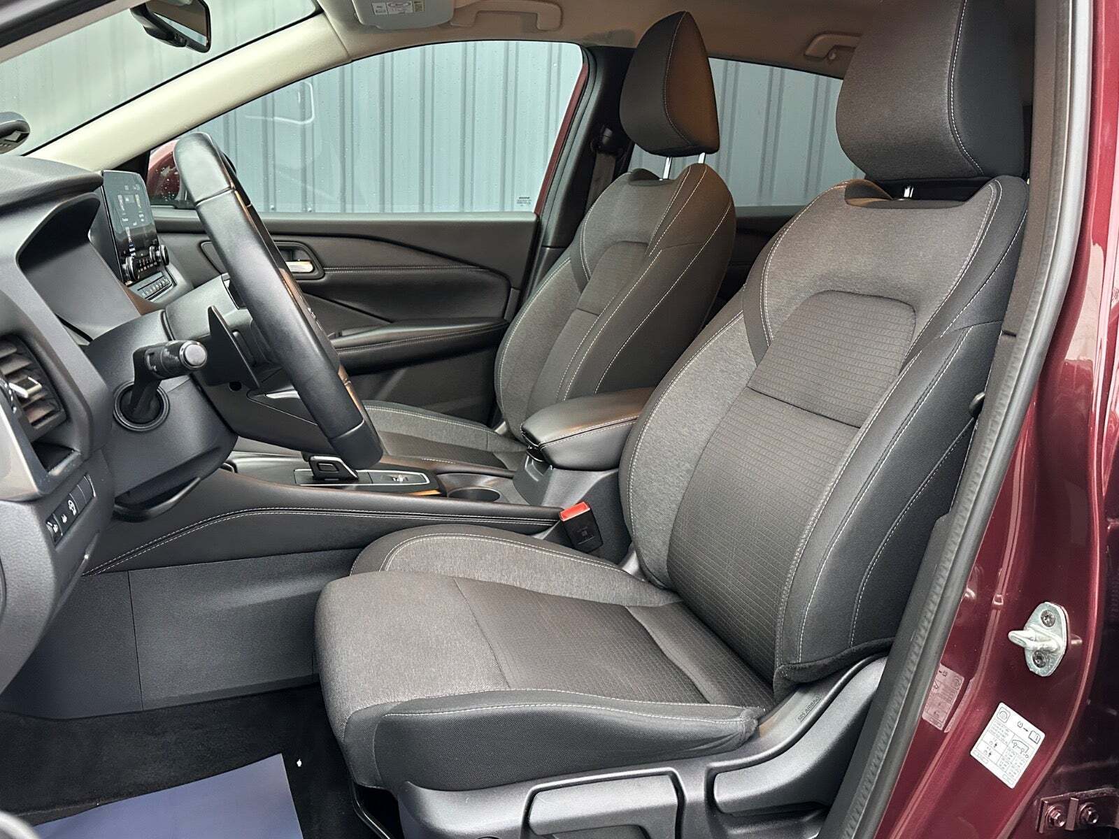 Rød Nissan Qashqai fra 2022