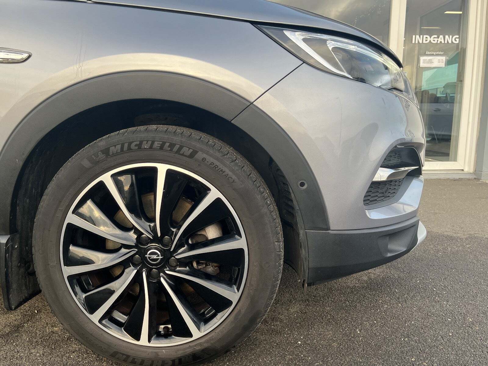 Sølv Opel Grandland X fra 2021