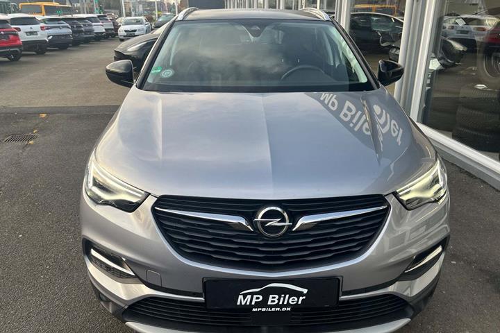 Sølv Opel Grandland X fra 2021