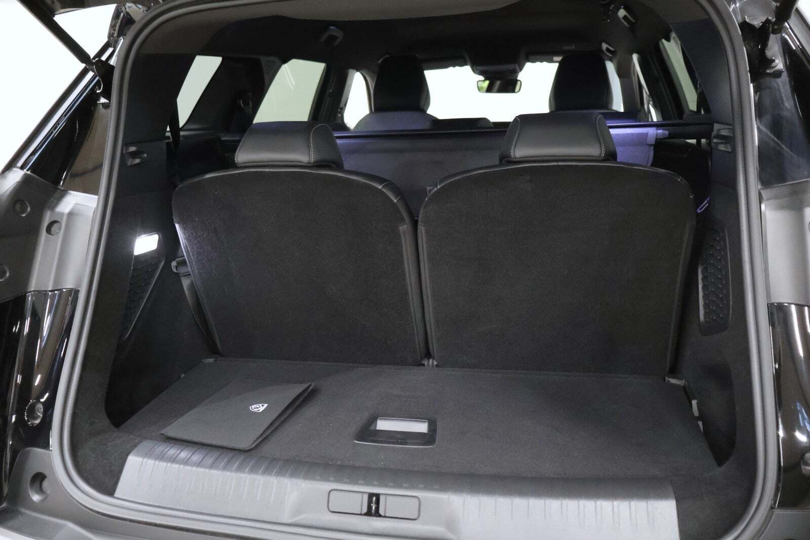 Sort Peugeot e-5008 fra 2024