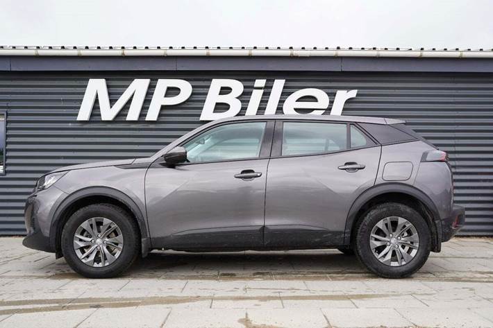 Grå Peugeot 2008 fra 2021