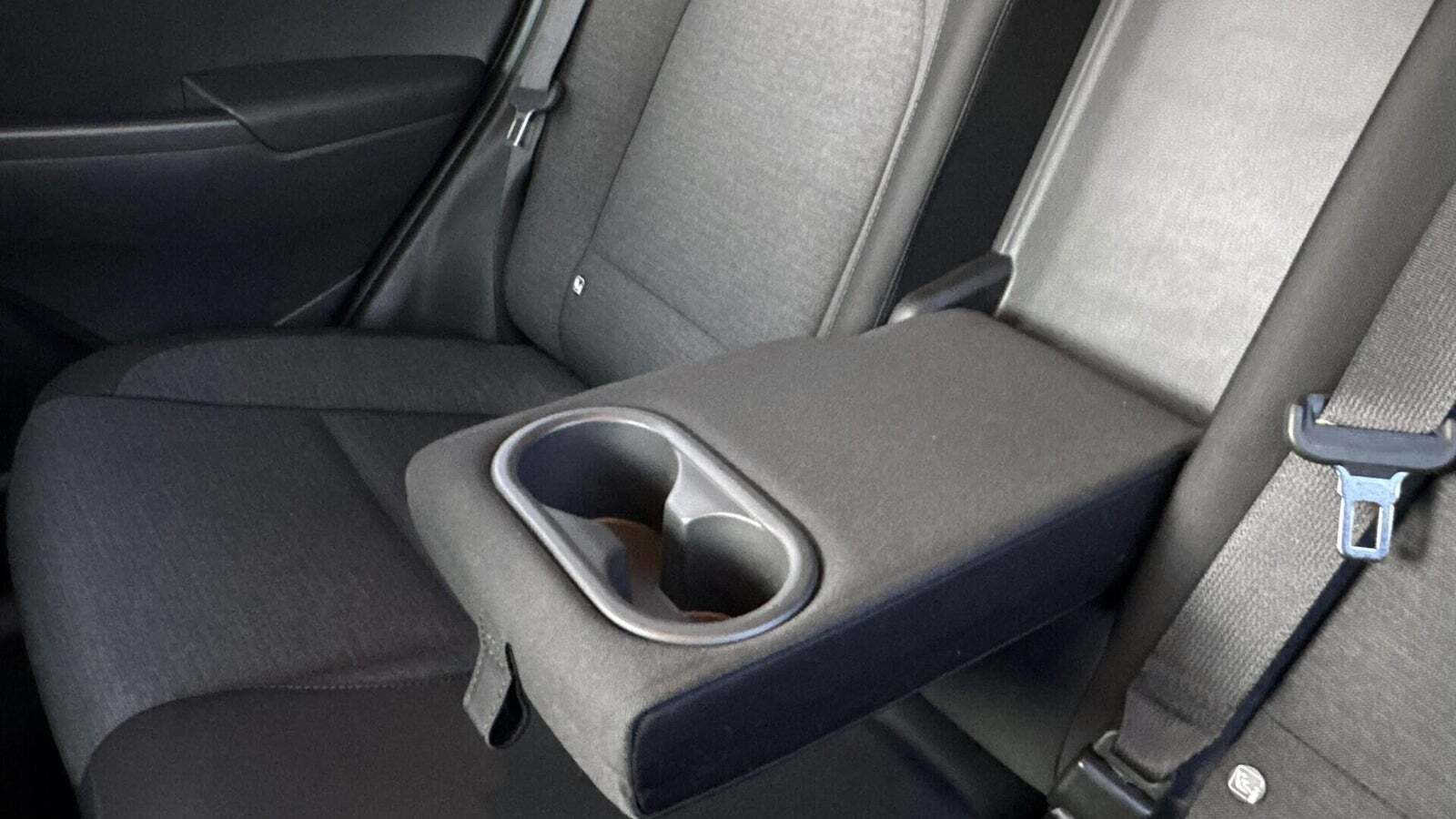 Grå Hyundai Kona fra 2021