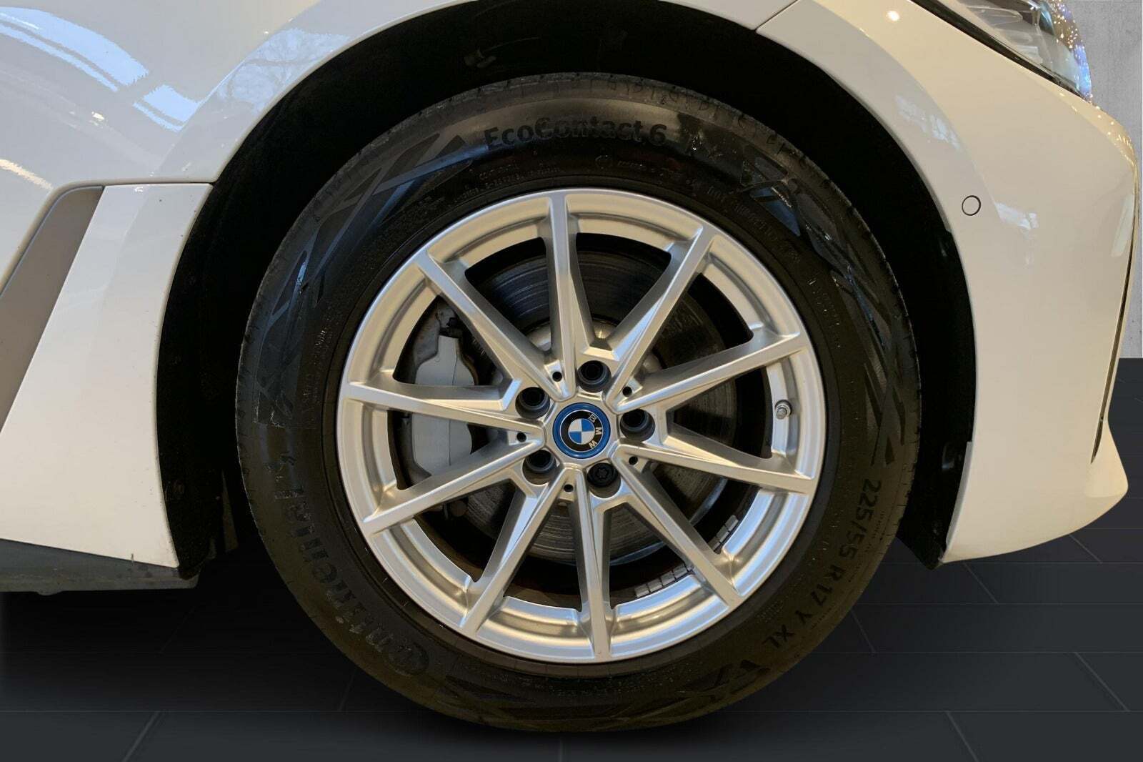 Hvid BMW i4 fra 2023