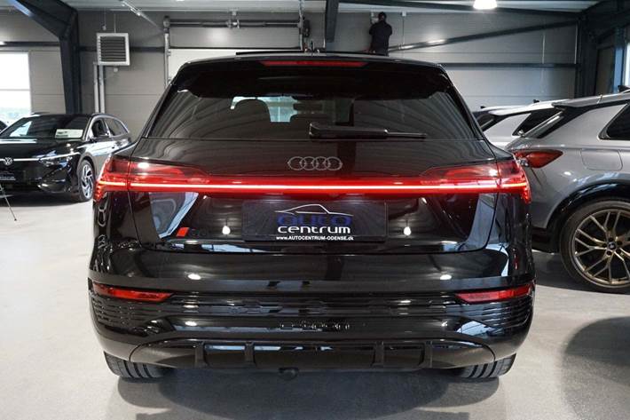 Sort Audi Q8 e-tron fra 2024