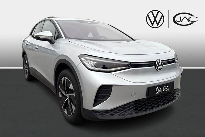 Sølv VW ID.4 fra 2024 set udefra