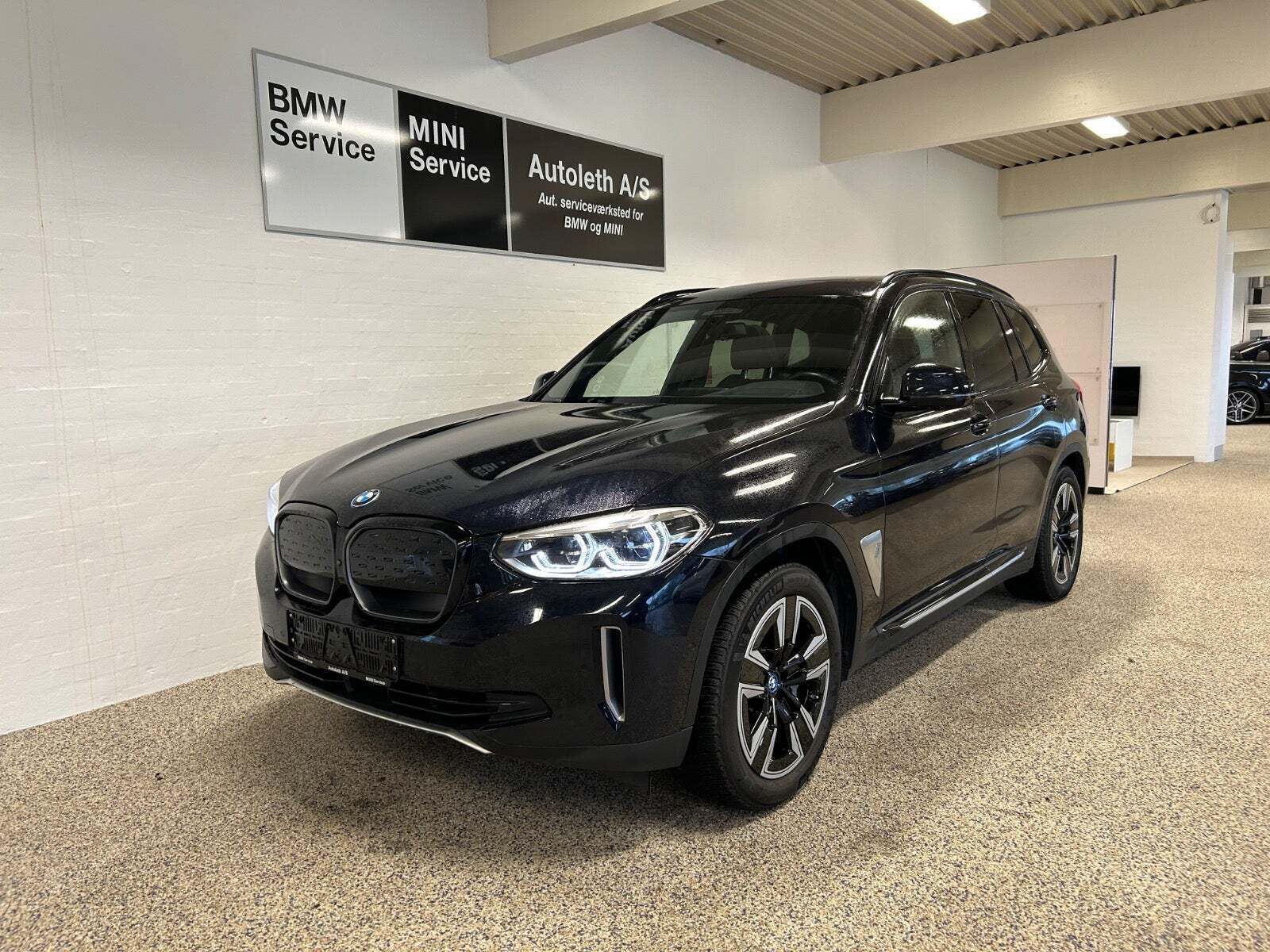 BMW iX3 Charged Plus