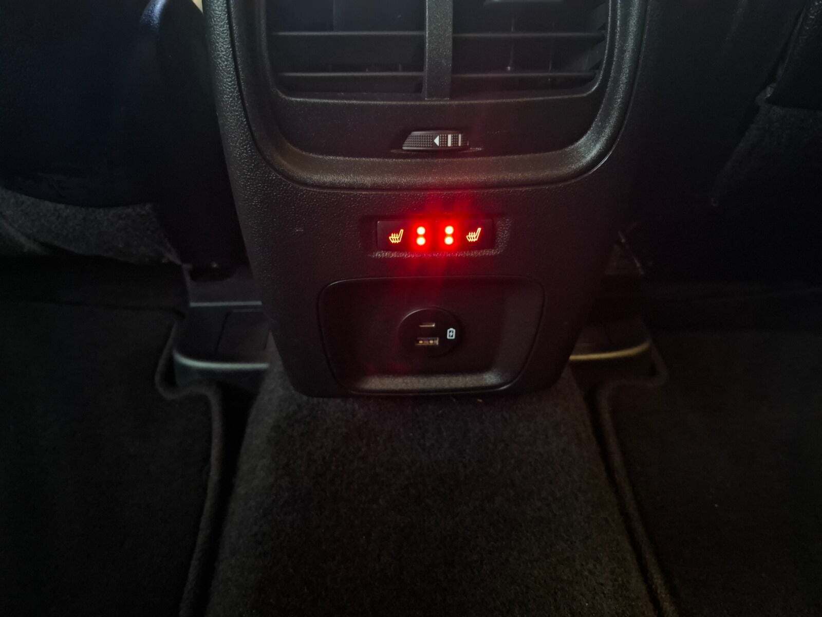 Sort Ford Kuga fra 2022