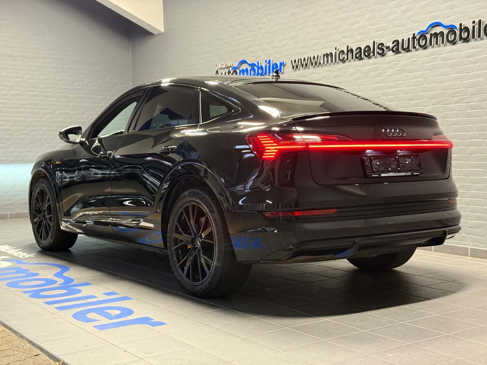 Sort Audi e-tron fra 2022