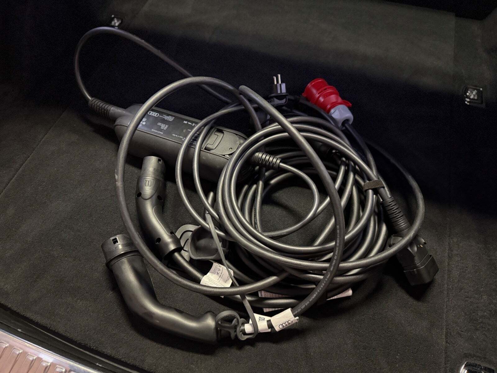 Sort Audi e-tron fra 2022