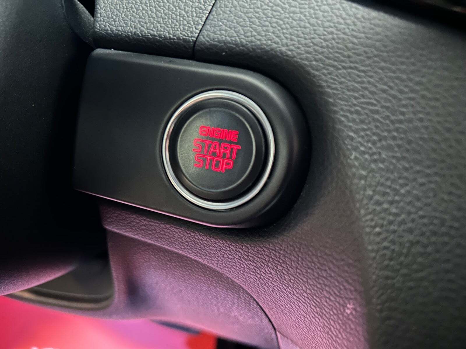 Grå Kia XCeed fra 2022