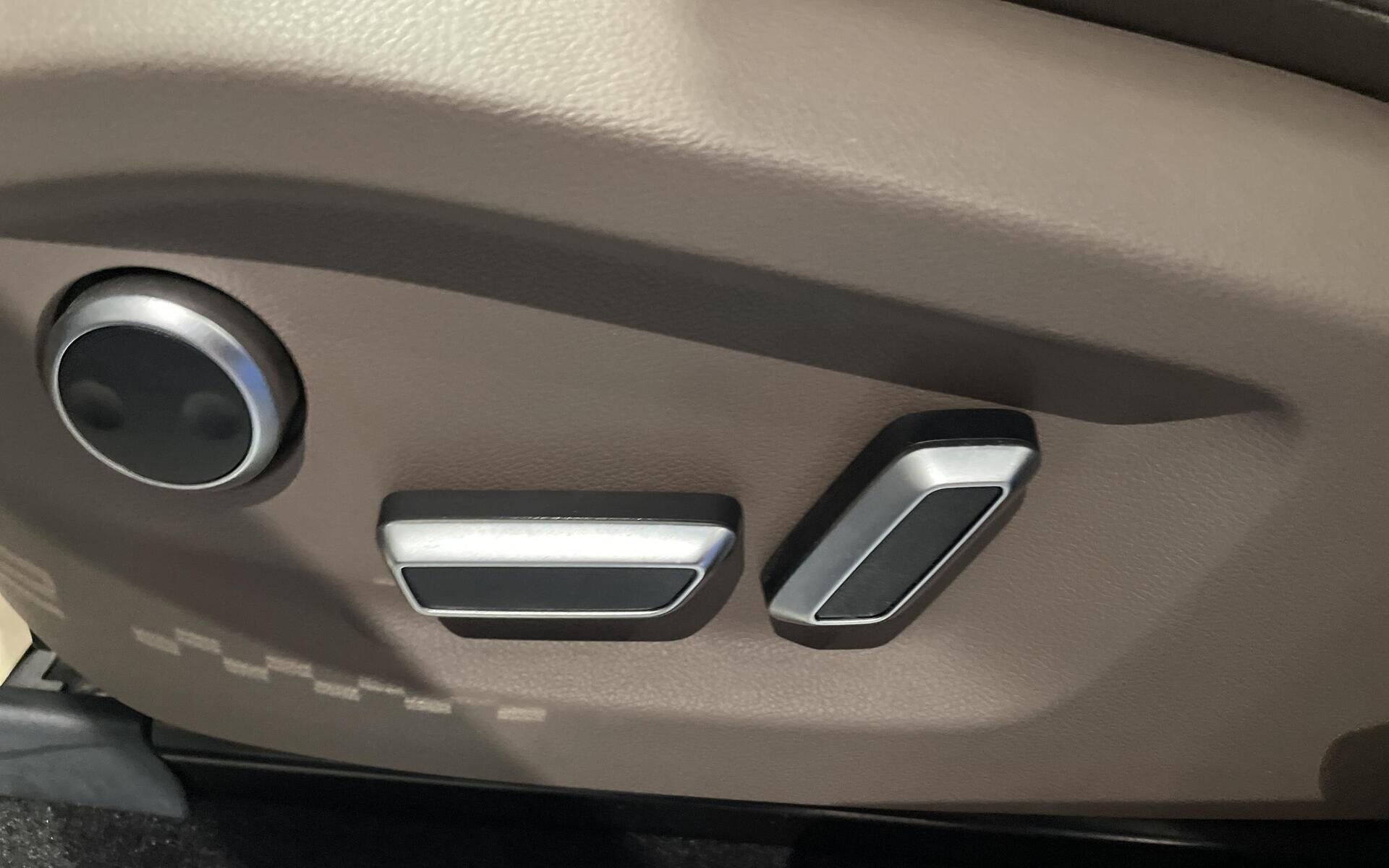 Hvid Aiways U5 fra 2025